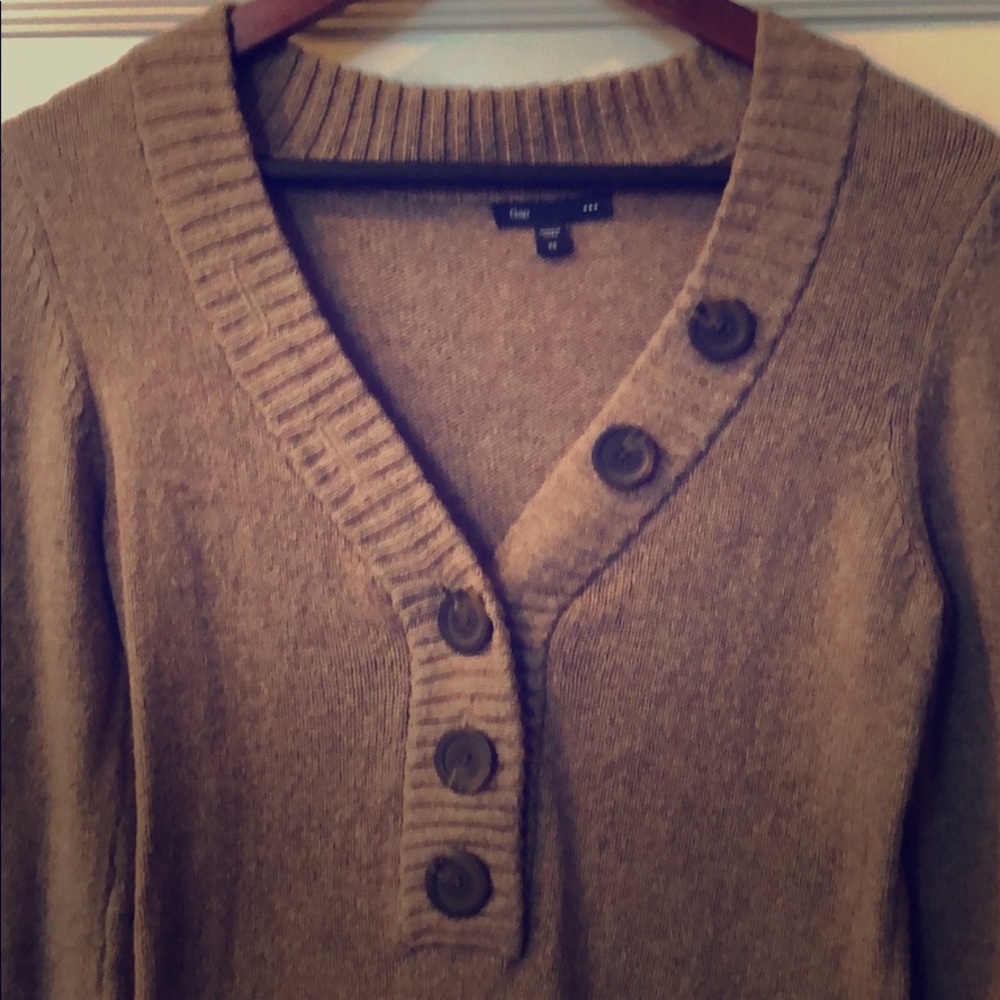 Gap button v-neck sweater
